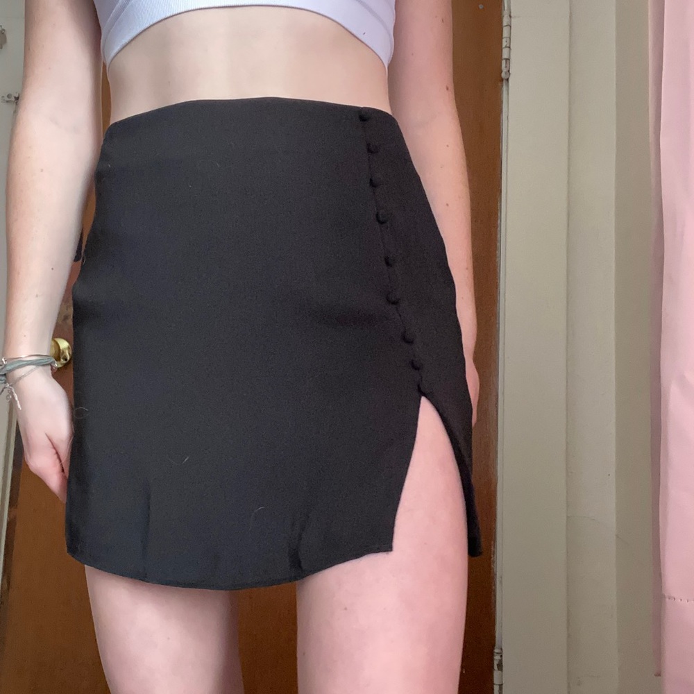 Black skirt w/ side buttons and slit